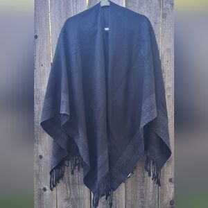Uniqlo Black Acrylic Shawl